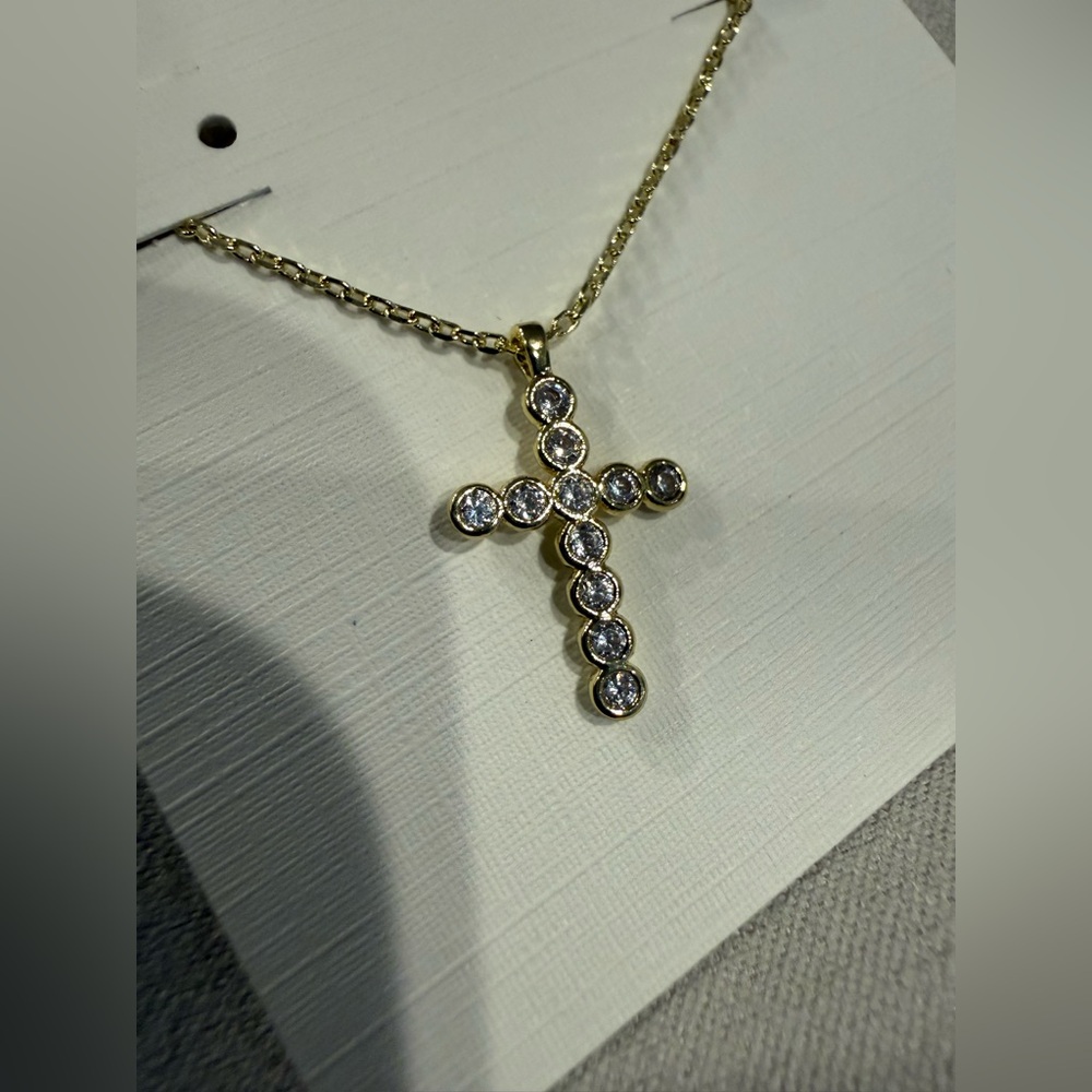 ✝️Kendra Scott KS Cross Gold Pendant Necklace in White Crystal - Picture 2 of 6